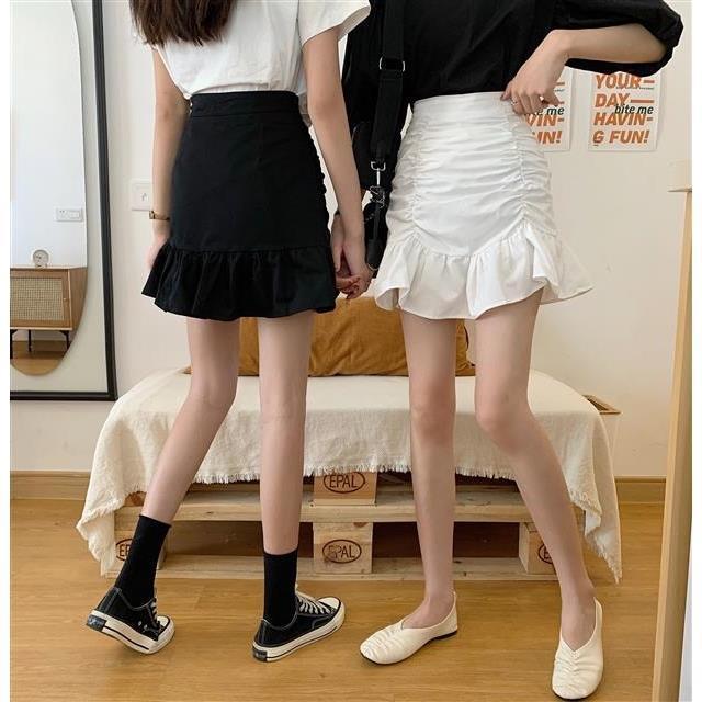 High-Waisted A-Line Short Skirt With Pleated Hips And Ruffled White Skirt